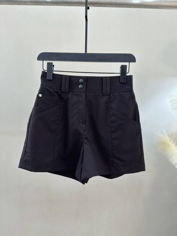 G41003 Mid Waisted Shorts Woman