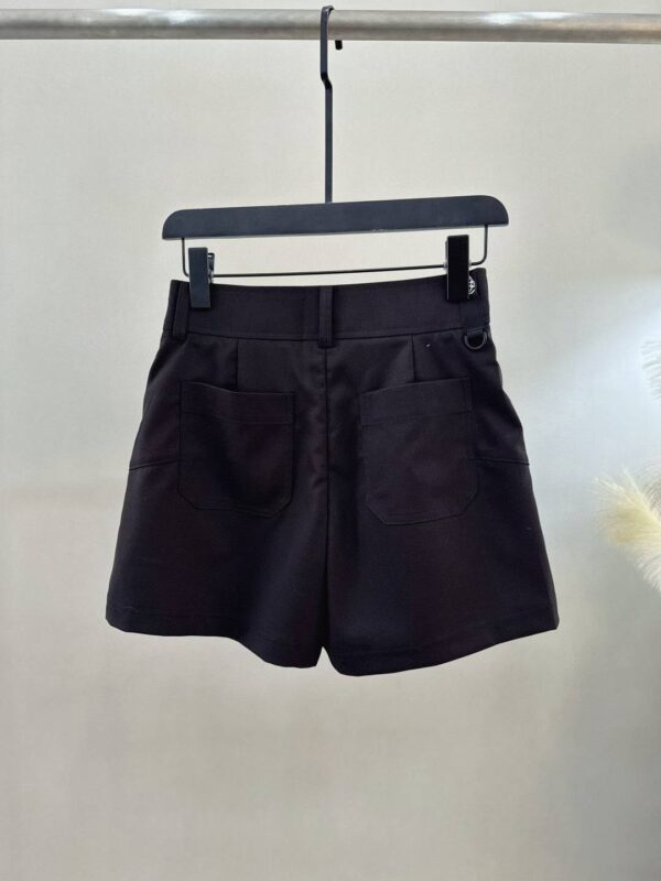 G41003 Mid Waisted Shorts Woman